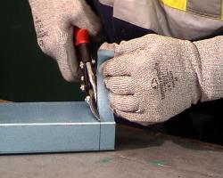 Trimming or cutting C-stud profiles